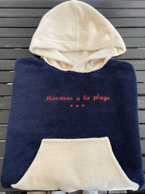 Poncho – Image 2